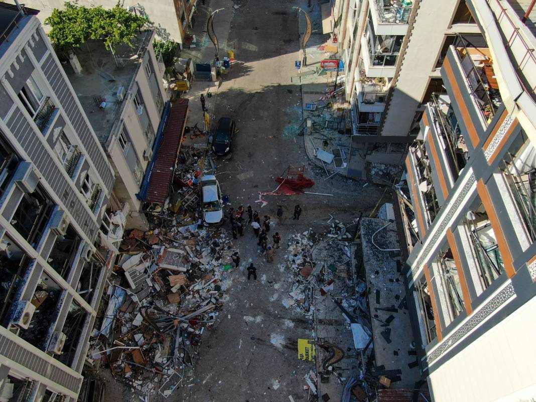İzmir’deki faciada hasar tespit çalışmaları başladı 5
